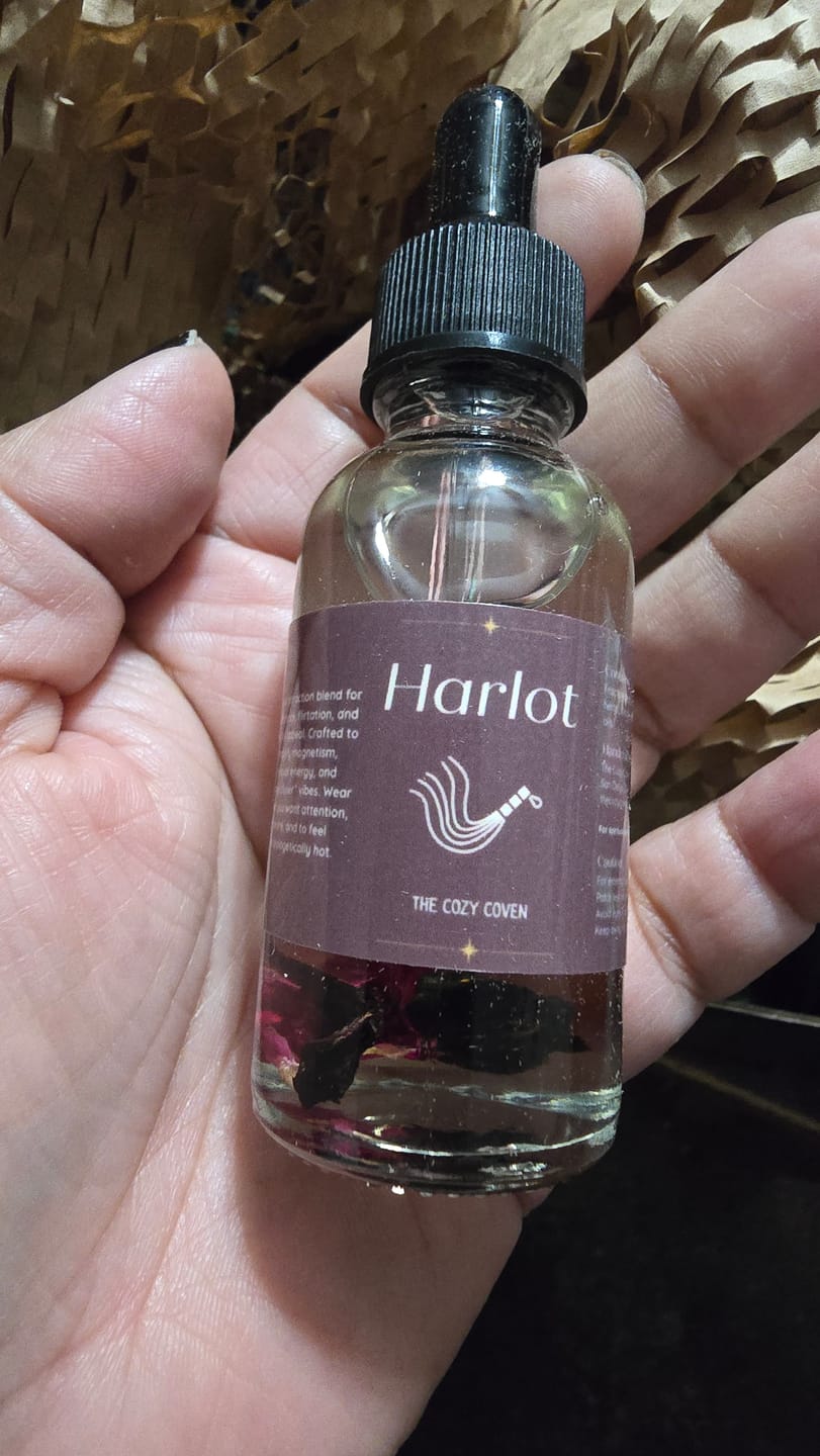 Customer photo review of Harlot - Aphrodisiac Oil