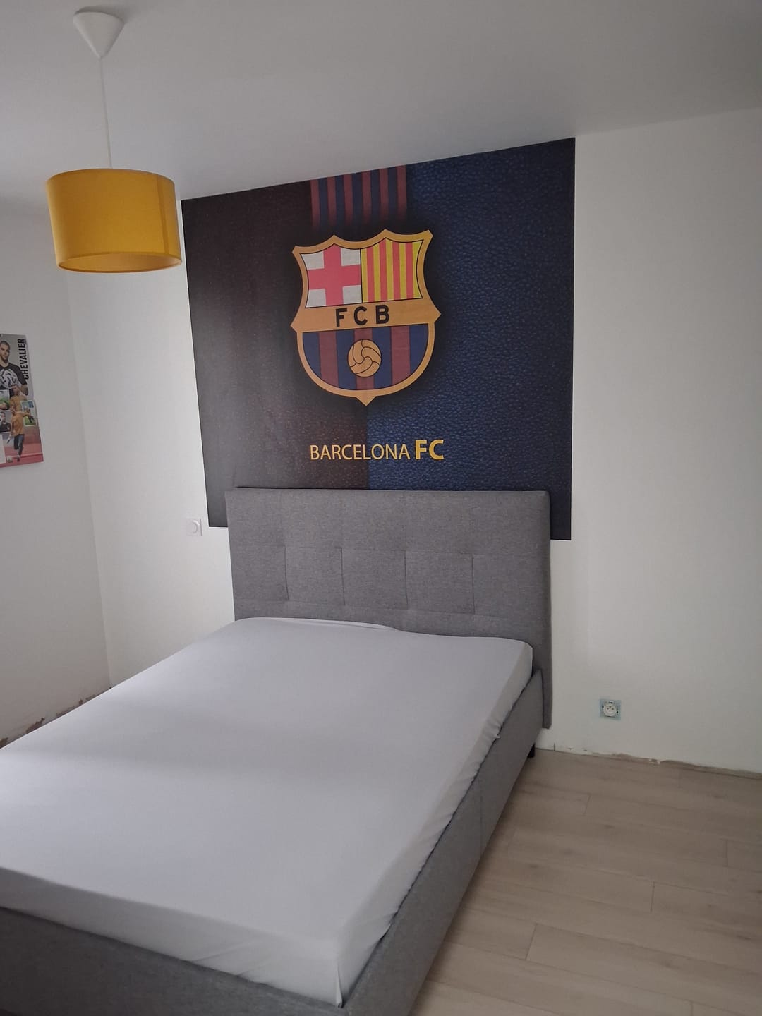 Customer photo review of Papier peint foot - logo FC BARCELONE deco Barca