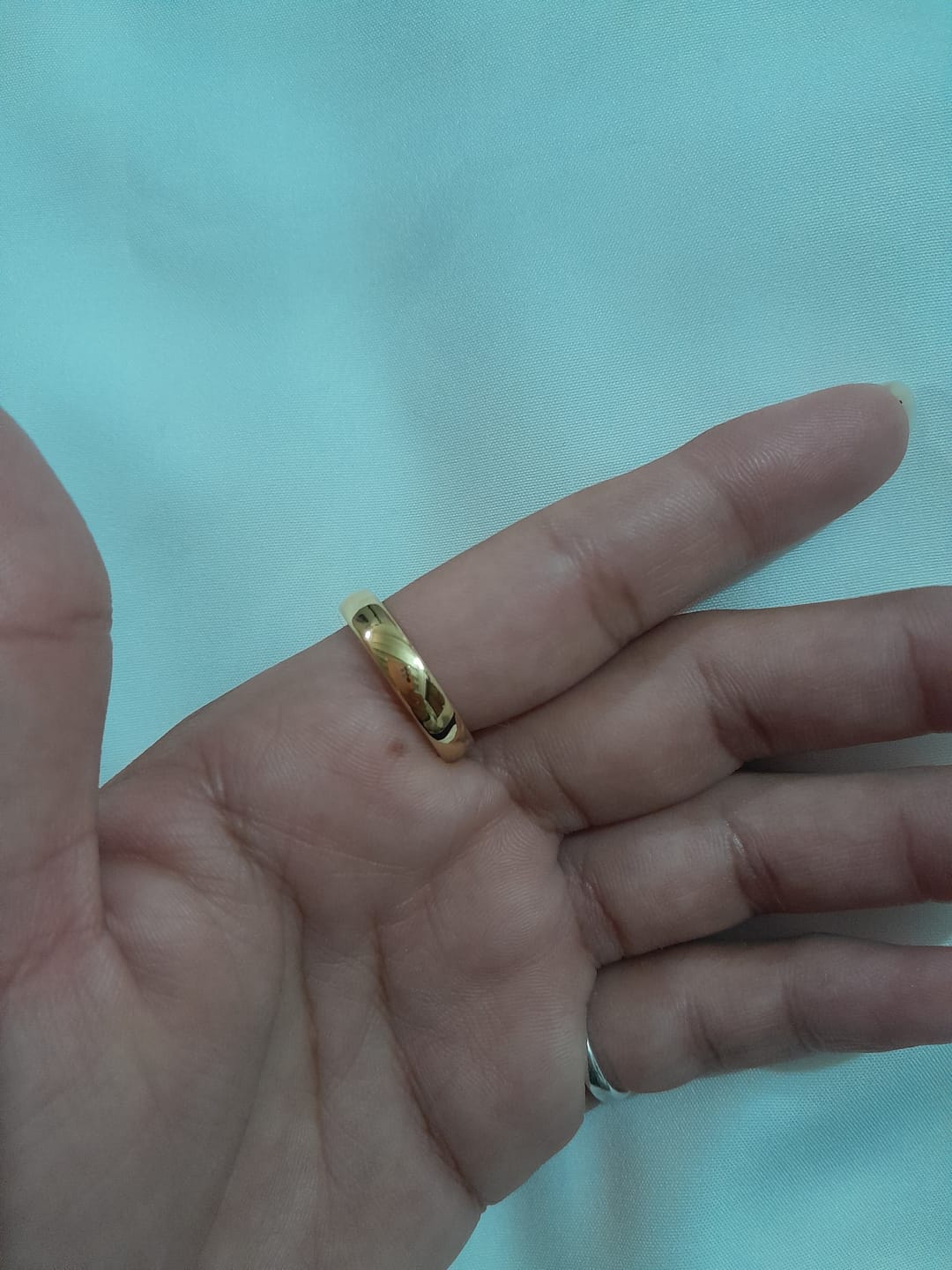 Customer photo review of Lustre Band Classic Ring