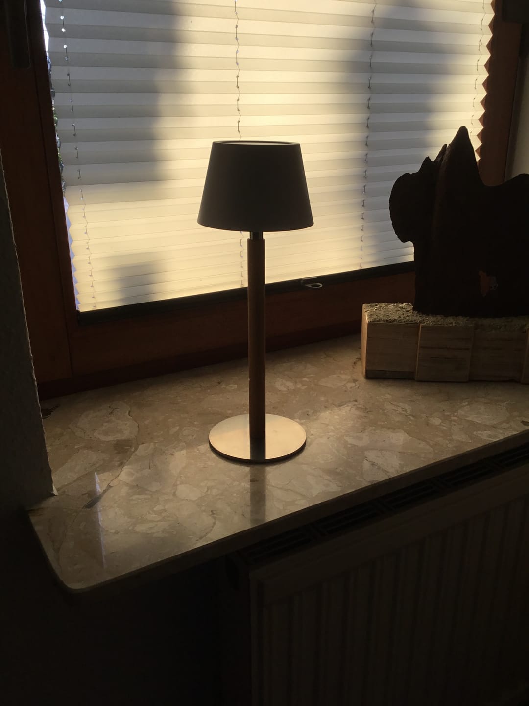 Customer photo review of Akku Tischleuchte, Massivholz, skandinavischer Stil, Eiche - Nala