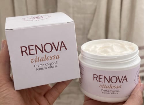 Reseña con foto de un cliente sobre RENOVA - Crema Nutritiva 100% Natural