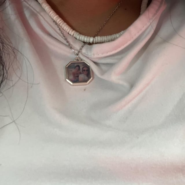 Customer photo review of Colar com Foto Secreta Personalizado