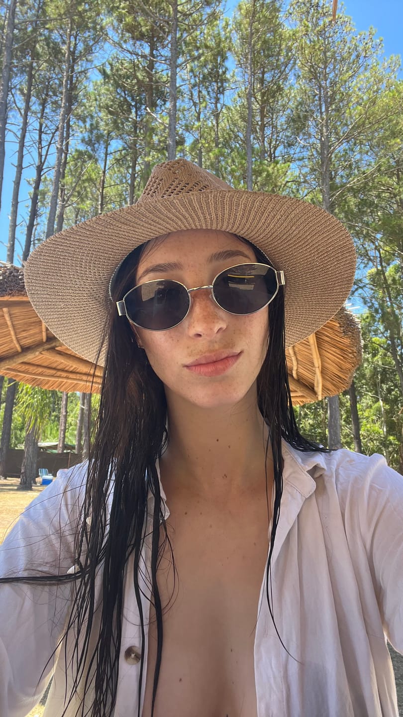 Customer photo review of Lentes de sol - celine plateados