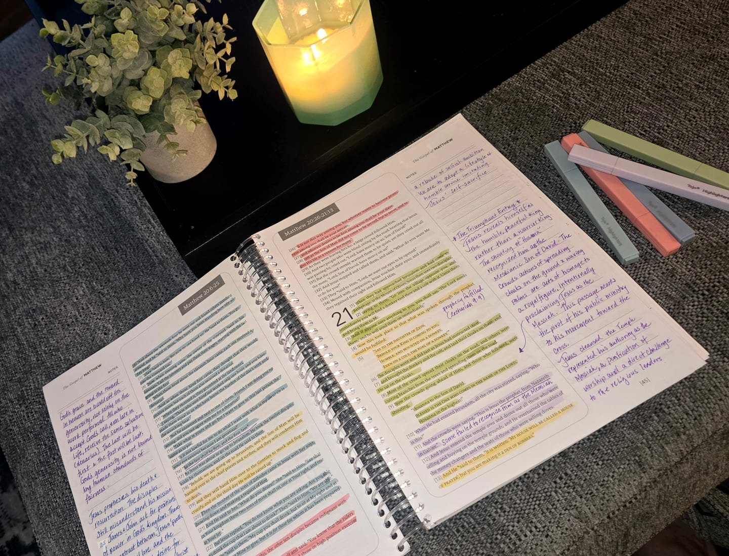 Customer photo review of Spiral Bible™ - NASB - New Testament - Flake