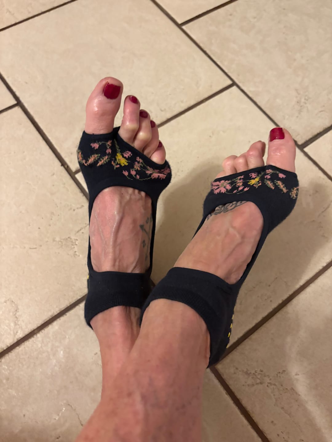 Customer photo review of Tucketts Allegro Pilates Socks - Non-Slip Grip, Open Toe, Barre & Yoga - Women's