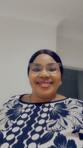 Customer photo review of Natural Black Bob wig