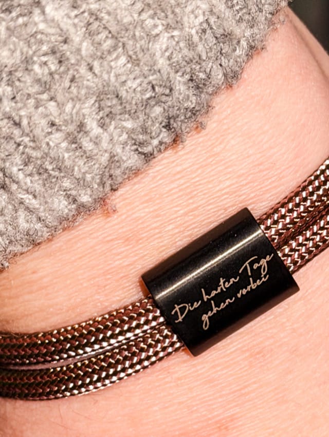 Customer photo review of Gravur Armband WUNSCHGRAVUR