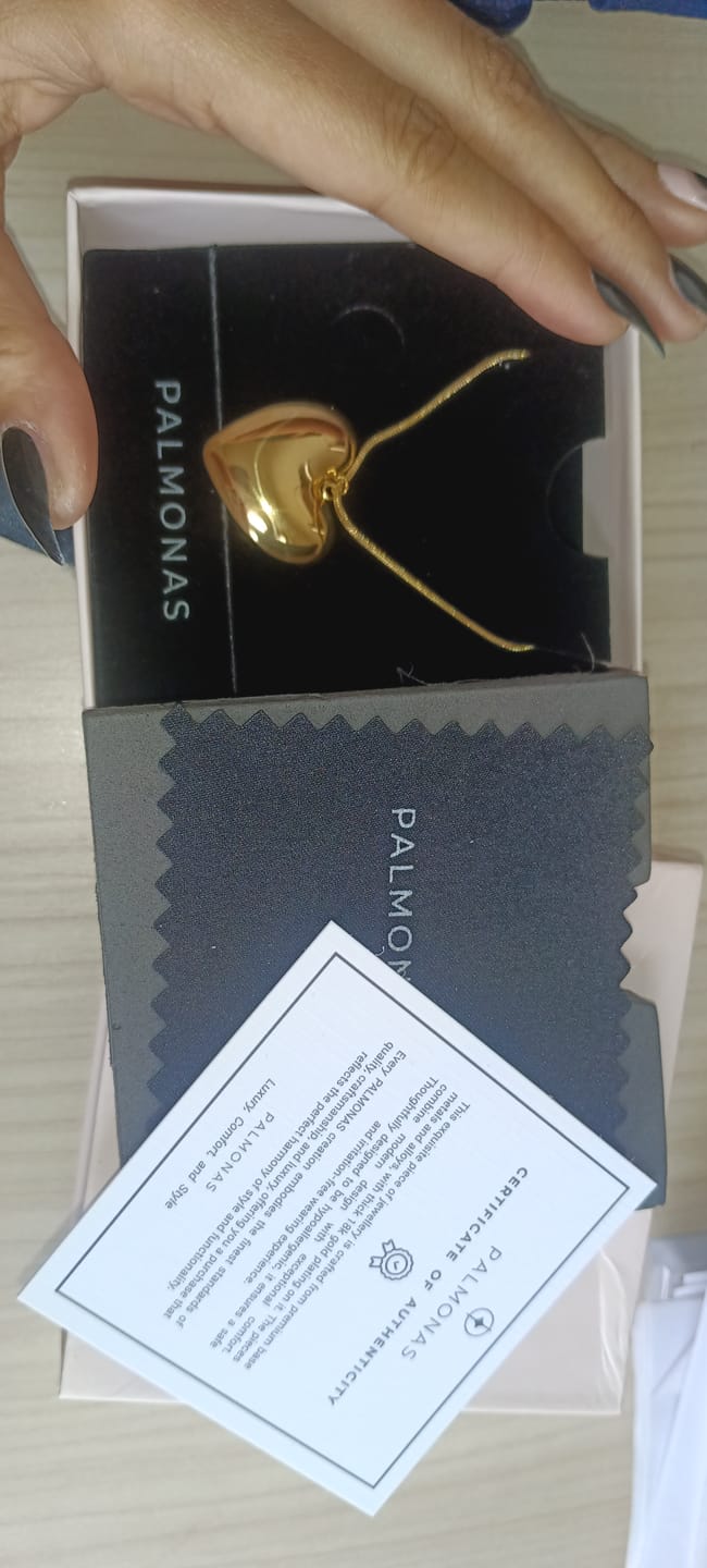 Customer photo review of Golden Heart Charm Chain Necklace