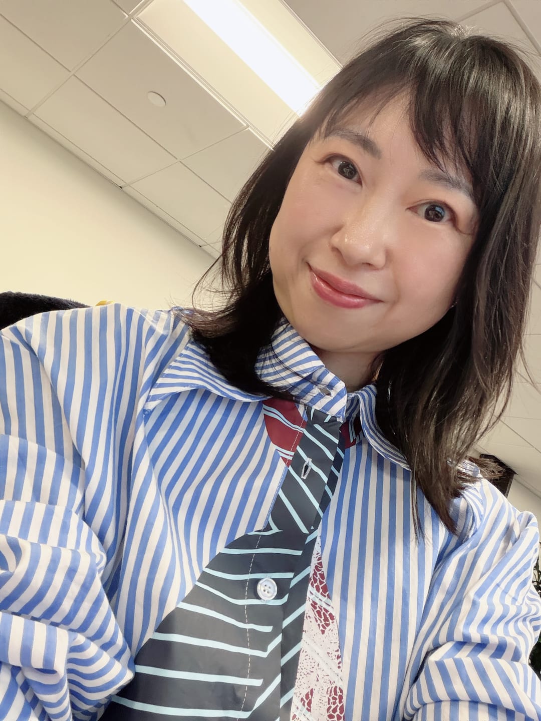 Customer photo review of Aelfric Eden Necktie Graphic Stripe Long Sleeve Shirt
