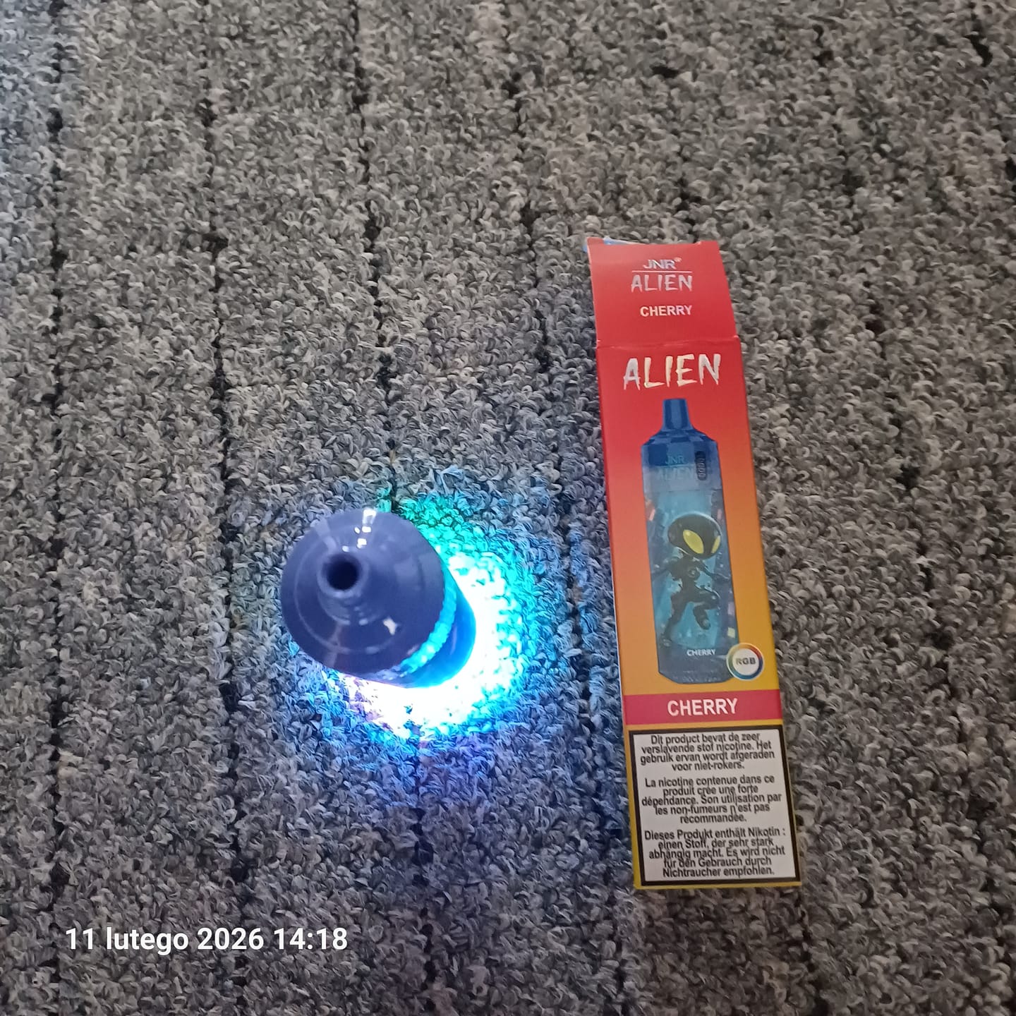 Customer photo review of JNR - Alien - 10K - Jednorazówki - E papieros - 2% - 10000 Buchów