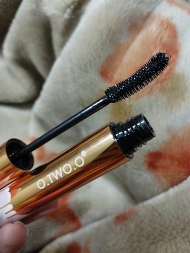 Customer photo review of O.TWO.O GOLD MASCARA