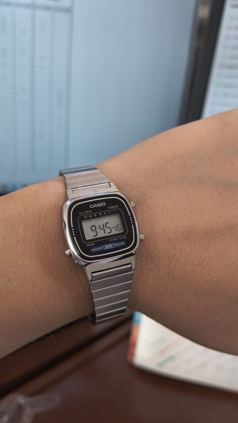 Customer photo review of Reloj Casio Vintage LA670WA-1DF Plateado Mini