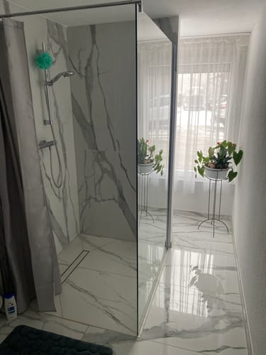 Customer photo review of SONNI Walk In/ Begehbare Dusche Duschabtrennung Duschwand Nano Klarglas Glasstärke 8mm Breite 70-120cm