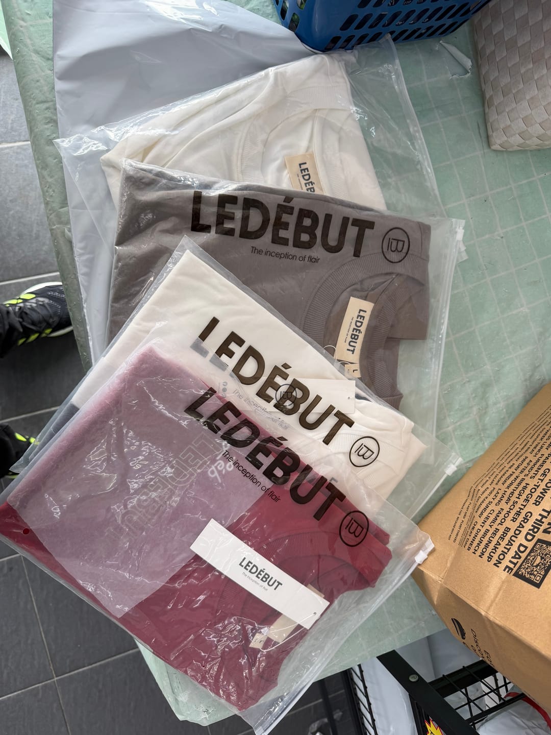Customer photo review of Unisex Center Embroidery with Ledebut Pearl Print Oversized Tee