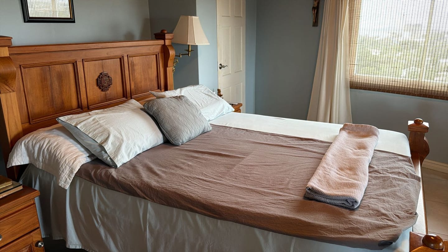Customer photo review of Tala Grounding Sheet | Earthing Sheet Canada for Sleep