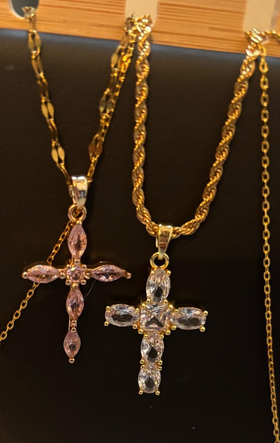 Customer photo review of Collier Croix Lumière Divine - Acier