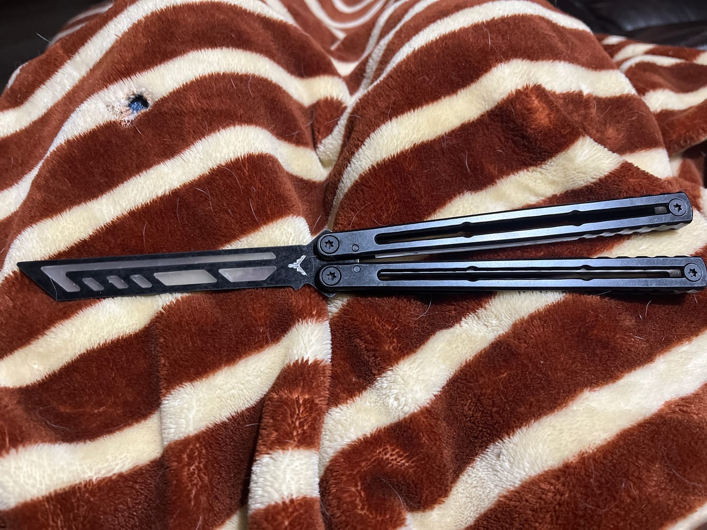 Customer photo review of YY Noctilucent Steel Kraken Balisong Clone  Stainless Steel Handle Stainless Steel Blade Bushings