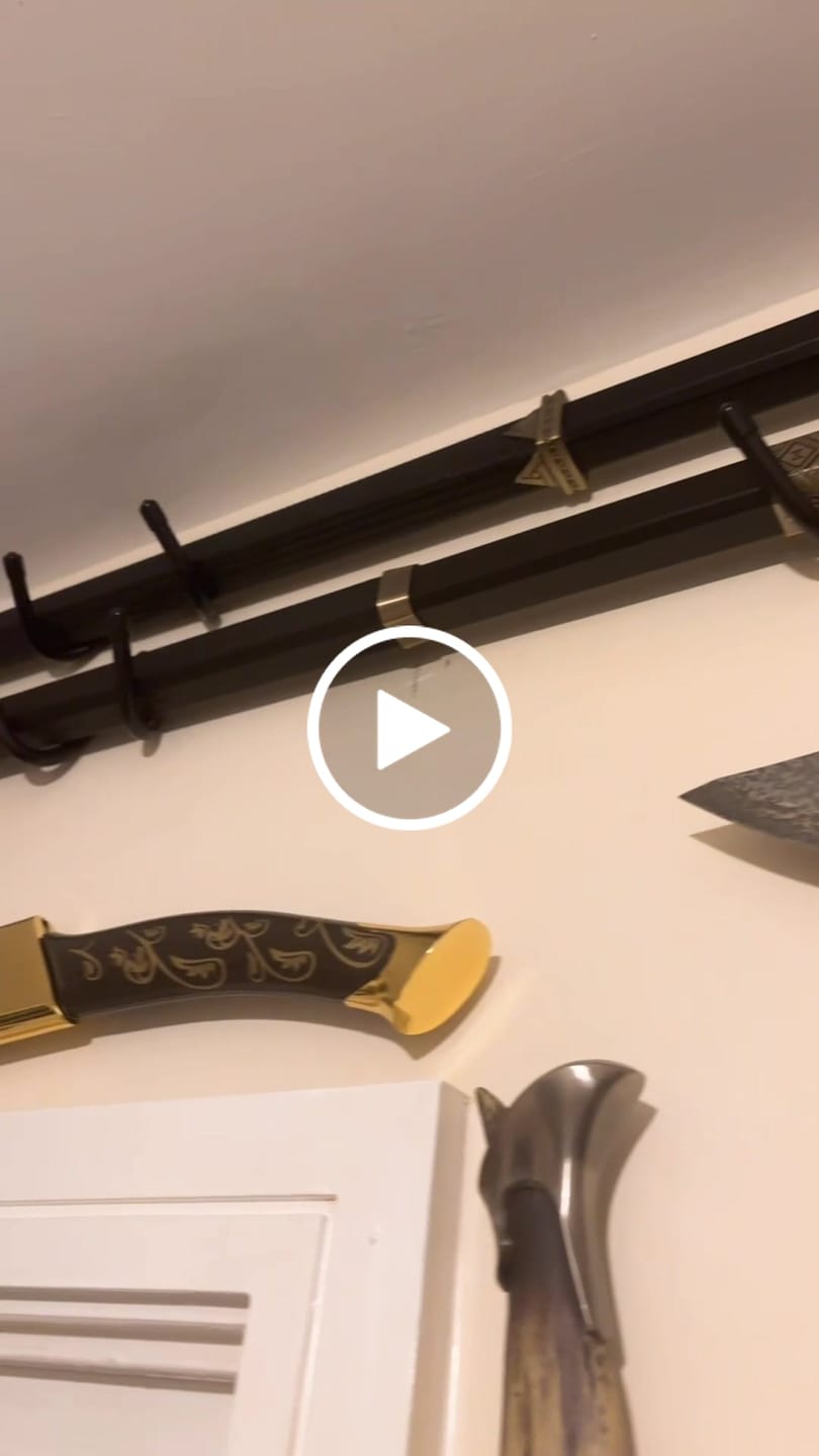Customer video review of Lord Of The Rings - NEW AND IMPROVED Gimli's Bearded Axe