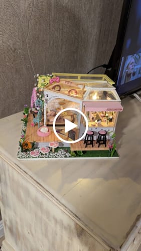 Customer video review of Rokrgeek Kitty's Cute Cat Coffee DIY Miature House Kit