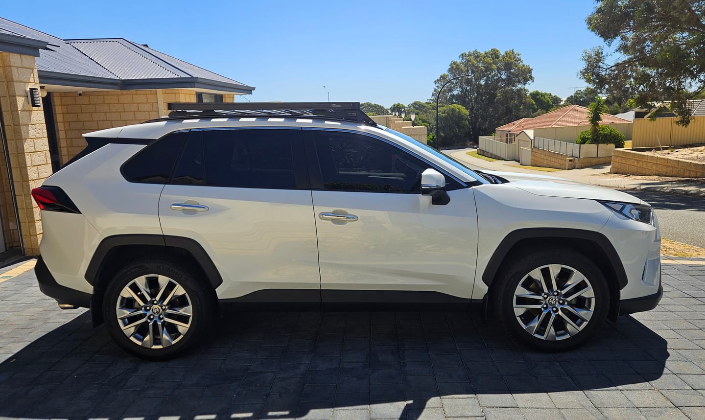 Customer photo review of FRONT RUNNER Toyota Rav4 (2019-Current) Slimline Ii Roof Rack Kit - KRTR004T