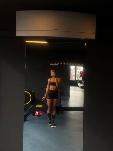 Customer photo review of Women's Velocity Tights - Charcoal Black