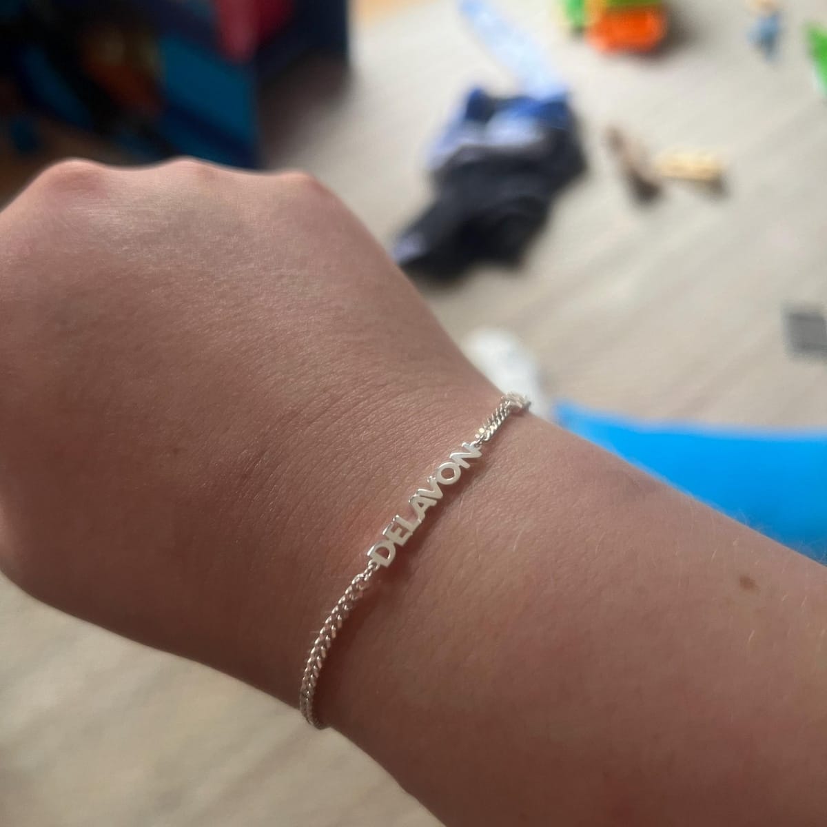 Customer photo review of Pulseira com Nome Personalizada