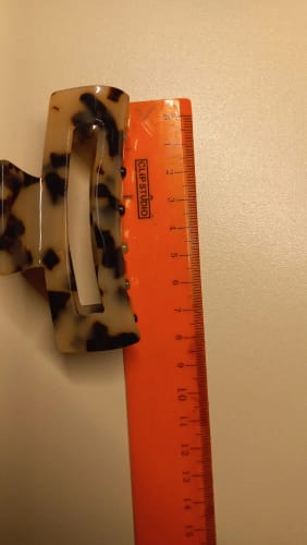 Customer photo review of French Rectangle Hair Claw Clip –  Acrylic (Large)