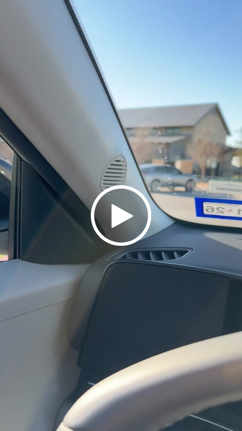 Customer video review of Premium Straight Flags