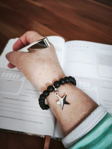 Customer photo review of »Seelen-Balance« Blockadenlöser-Armband aus echten Onyx-Perlen inkl. abgebrochenem Stern