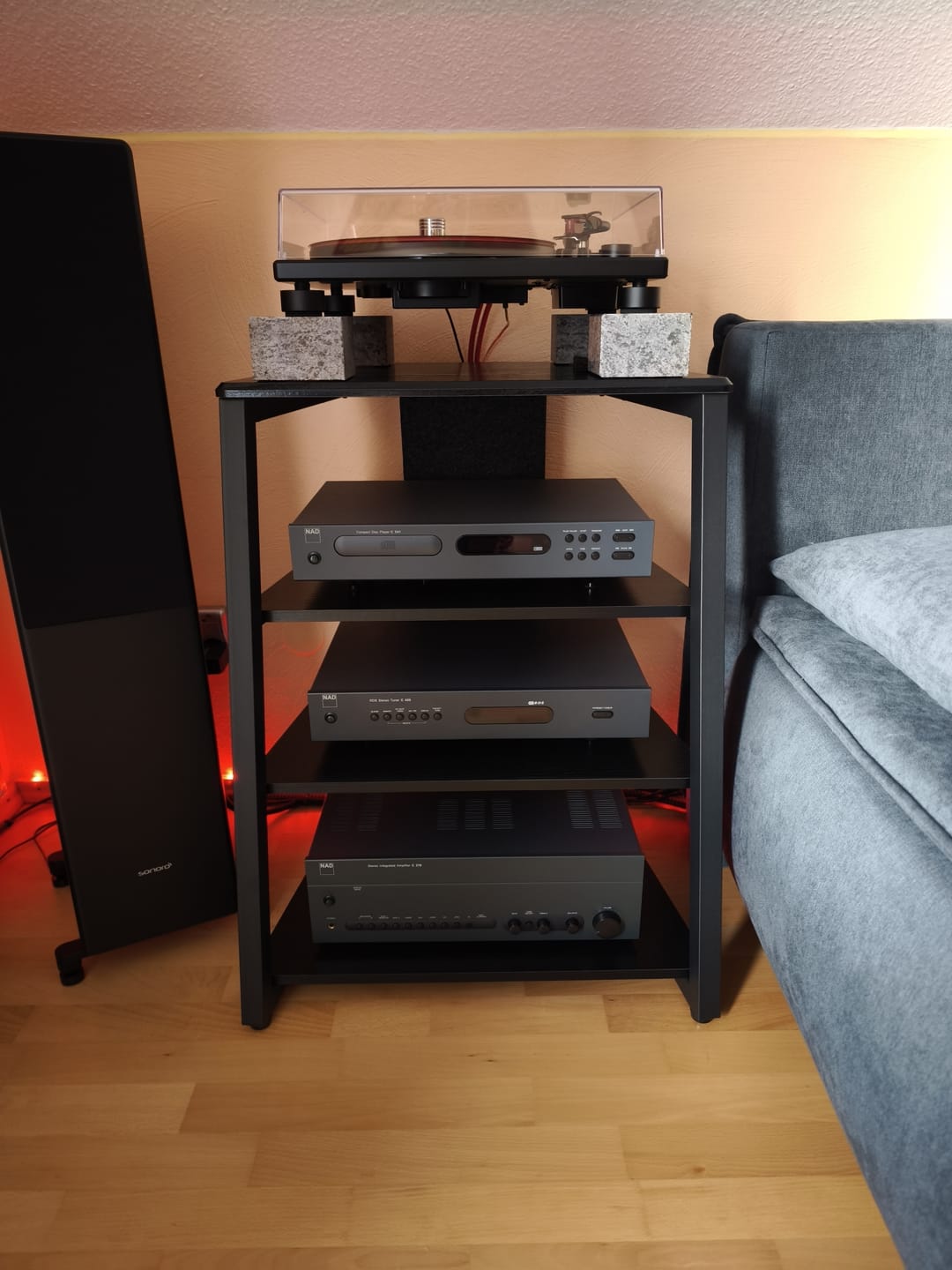 Customer photo review of Eiffel AS07 Record Player Stand