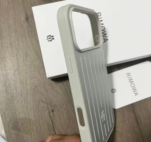 Customer photo review of Rimowa Silver Case