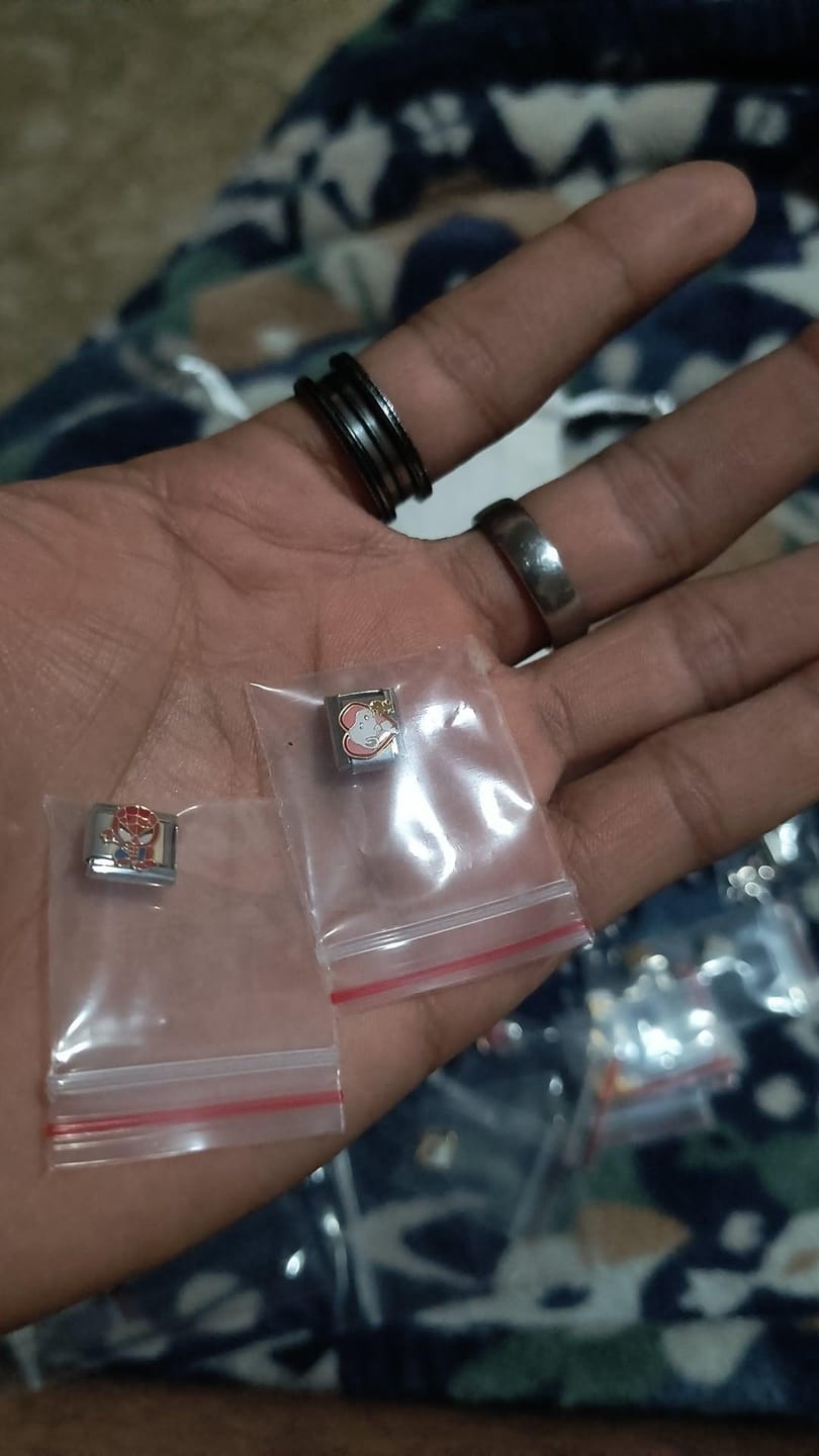 Customer photo review of Charm Snoopy Corazón