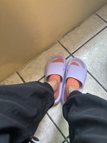 Customer photo review of HappyFlops
