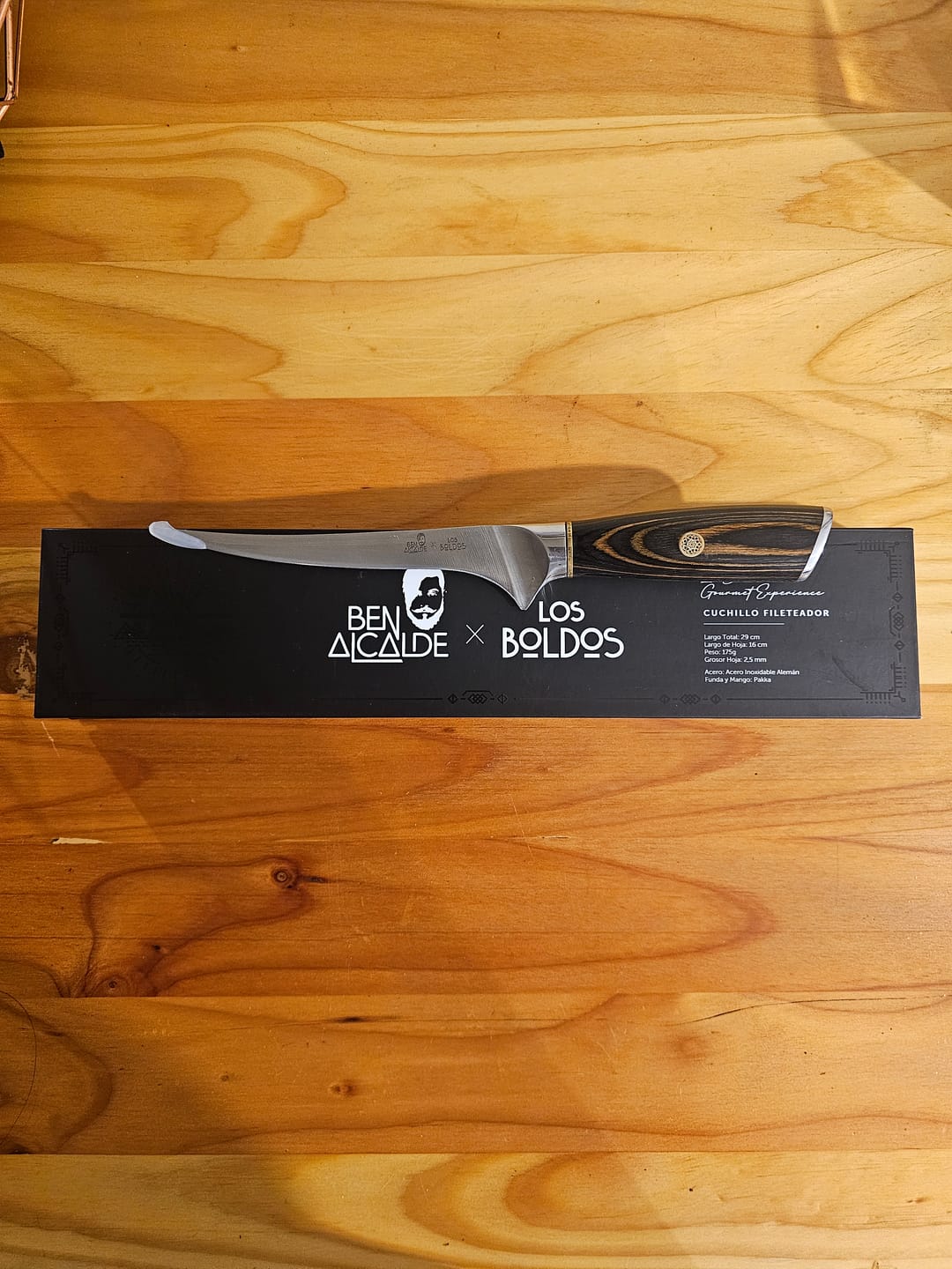 Customer photo review of Cuchillo Fileteador Japonés de Acero Alemán con Mango de Pakka
