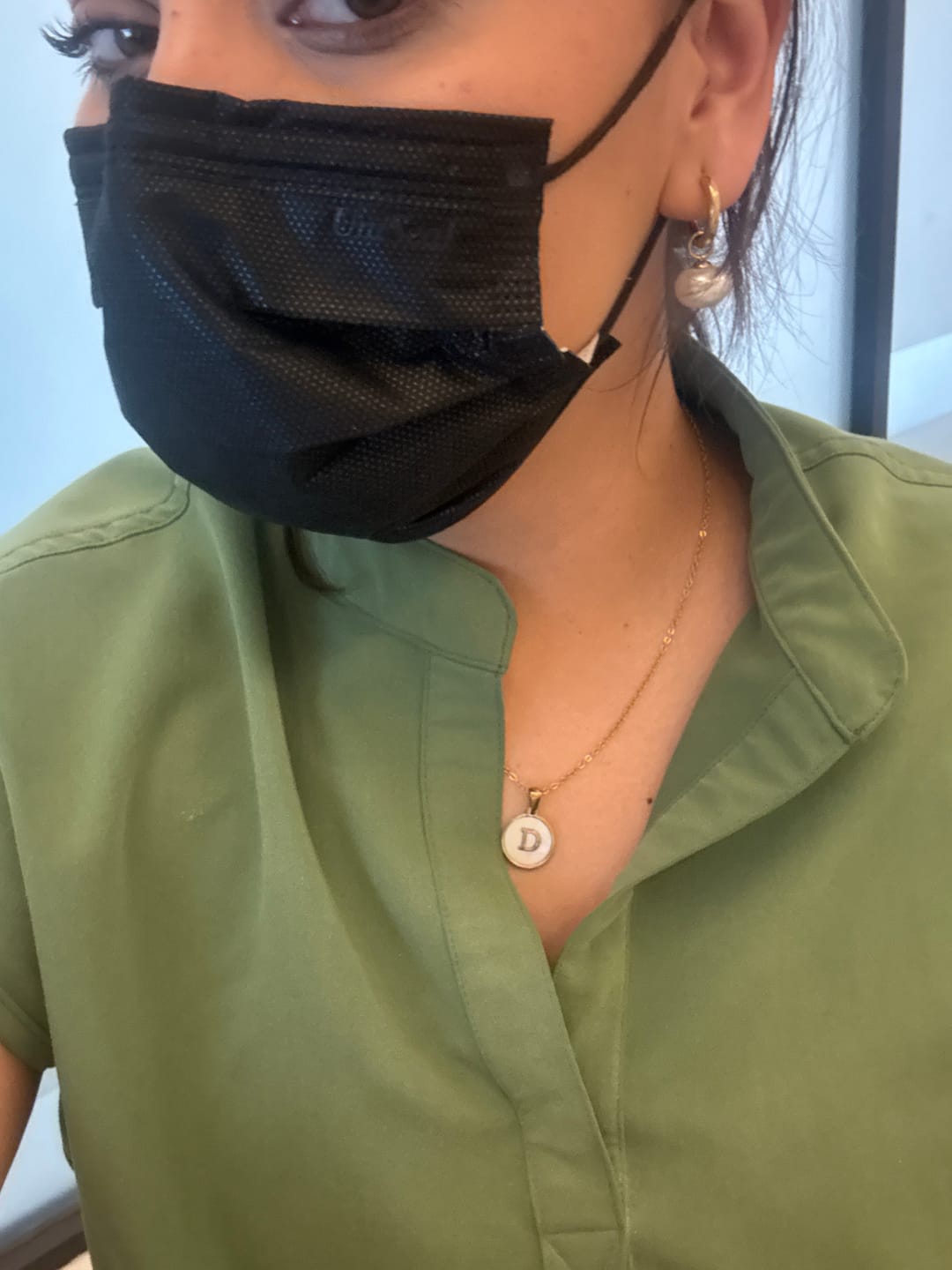 Customer photo review of Collar Concha Nacar con Inicial