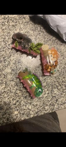 Customer photo review of Acetate Cartoon Animal Hair Claw Clip