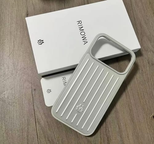 Customer photo review of Rimowa Silver Case