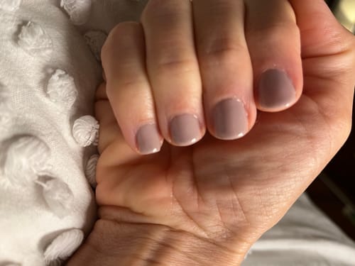 Customer photo review of D735 Breathless Purple Crème Dip Powder