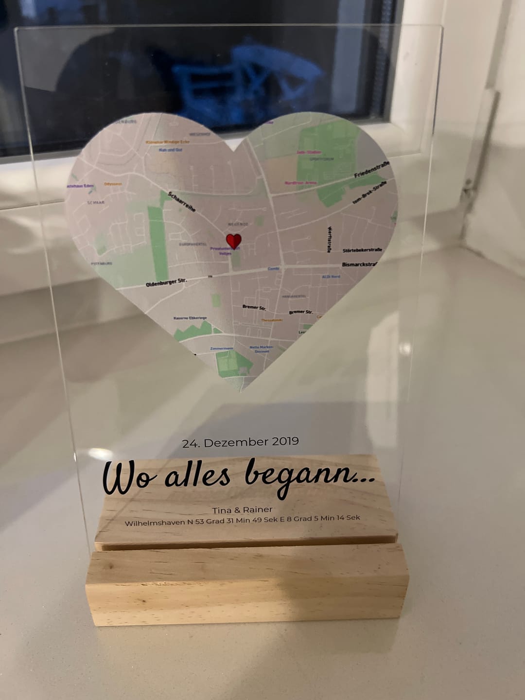 Customer photo review of "Unser Ereignis" - Personalisierte Acryltafel