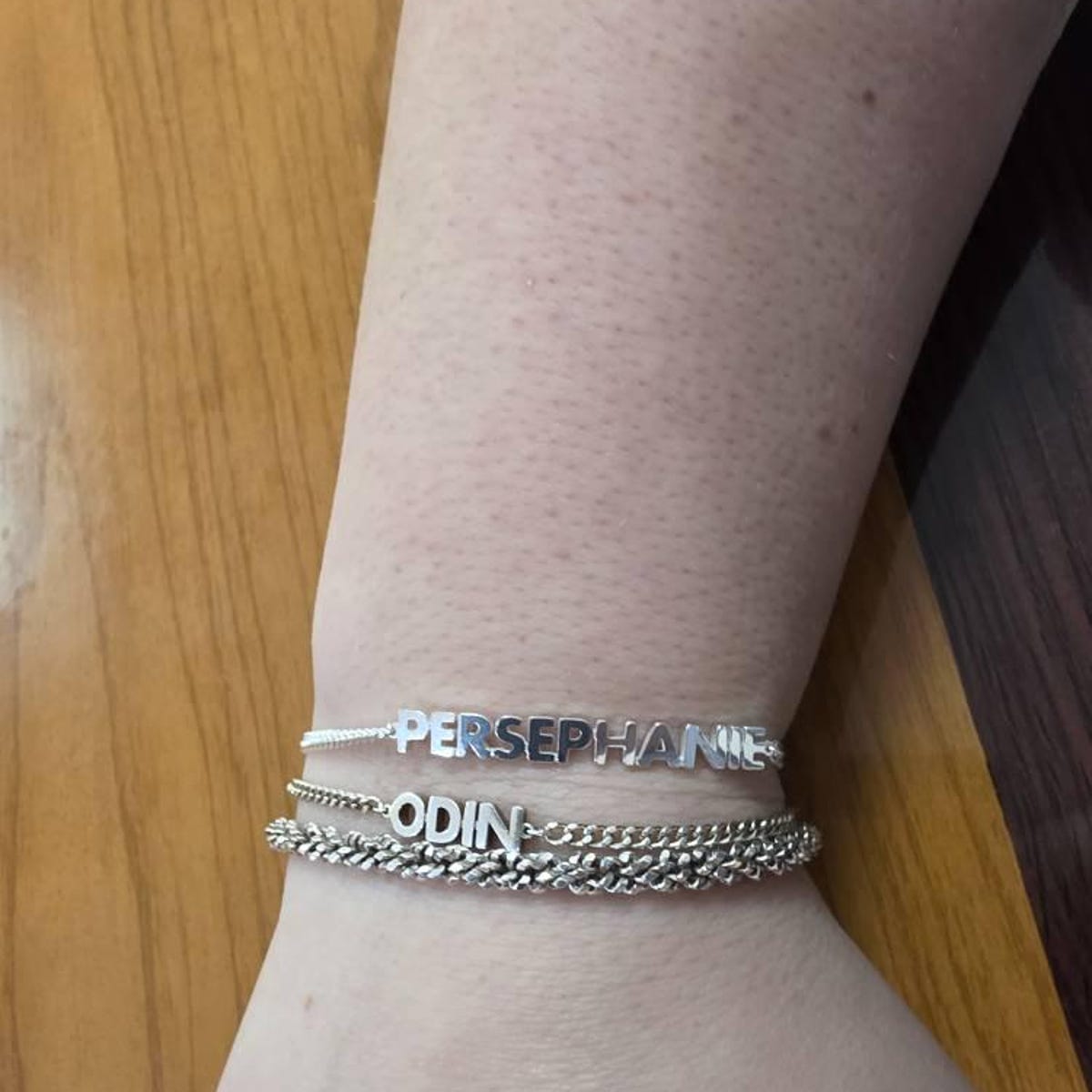 Customer photo review of Pulseira com Nome Personalizada