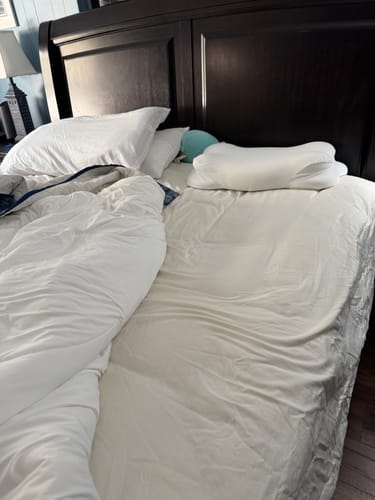 Customer photo review of Temperature Control Dual-Layer Comforter