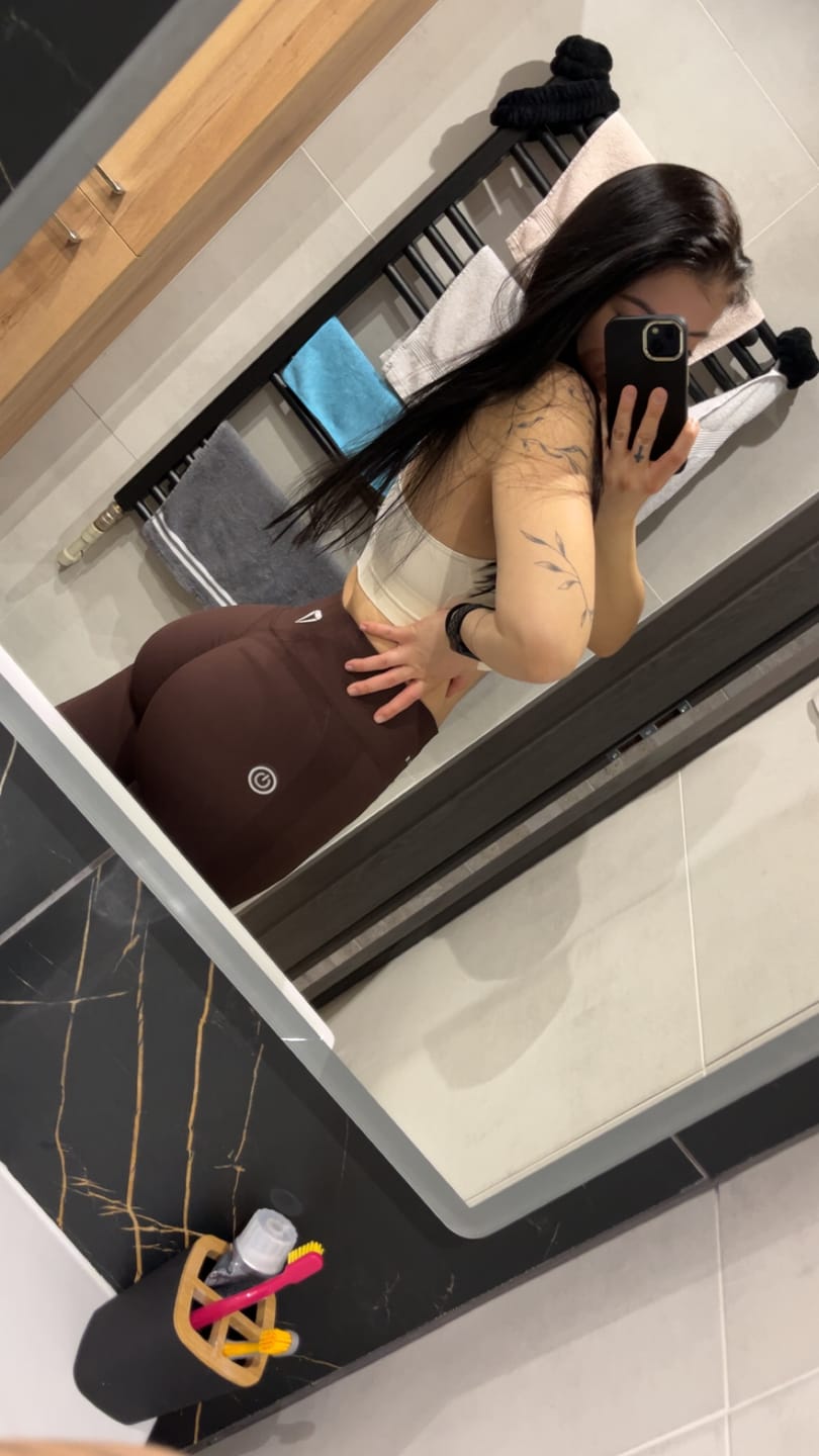 Customer photo review of MOTION SEAMLESS LEGGINGS