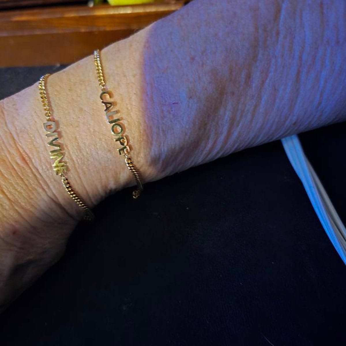 Customer photo review of Pulseira com Nome Personalizada