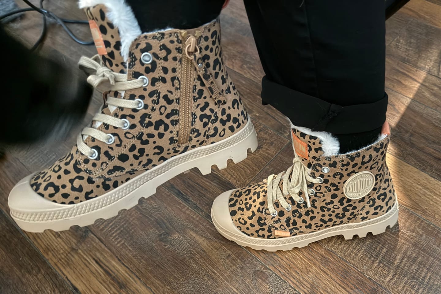 Customer photo review of 99519-974-M | PAMPA HI ZIP WL LEO | DEAR BROWN / BLACK