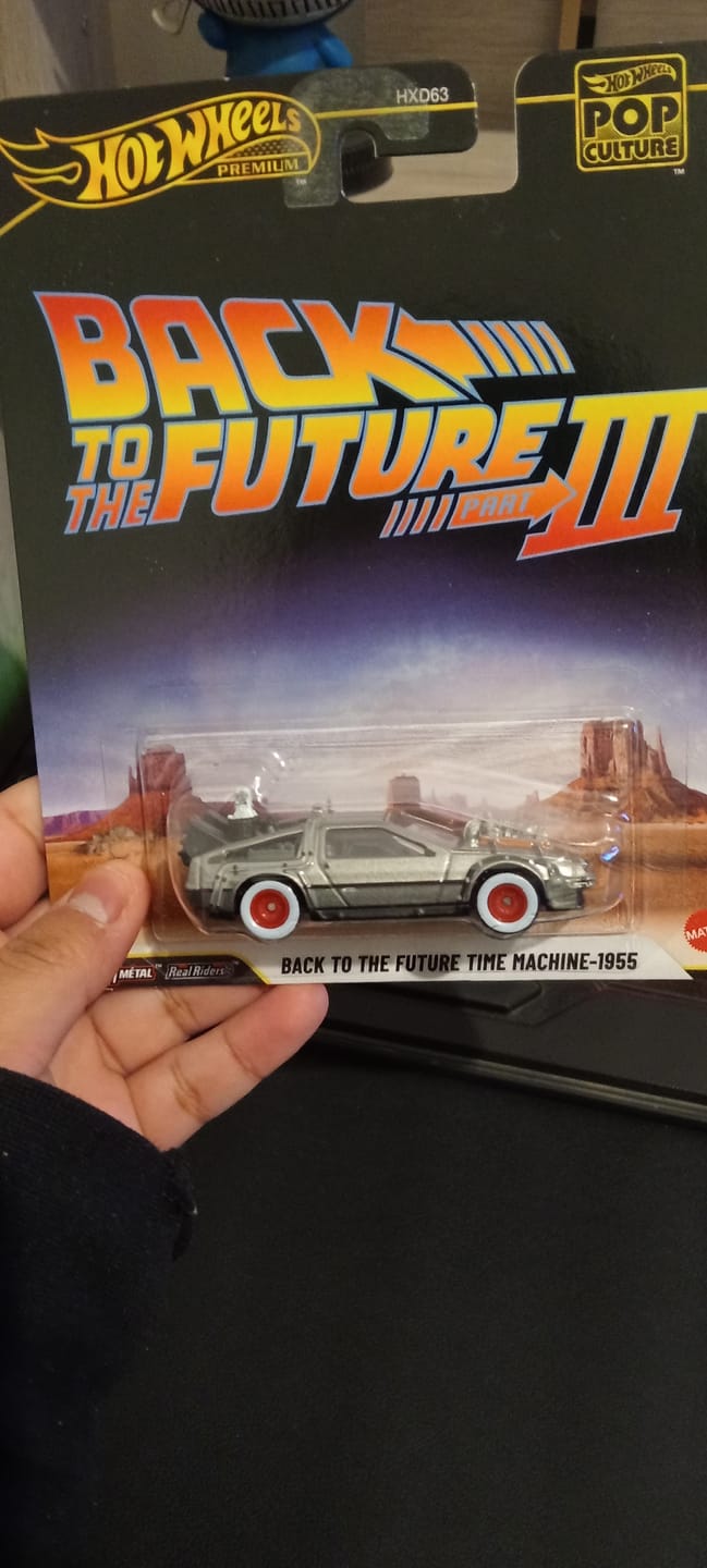 Customer photo review of Hot Wheels Premium (Back To The Future Part III) - Back To The Future Time Machine-1955