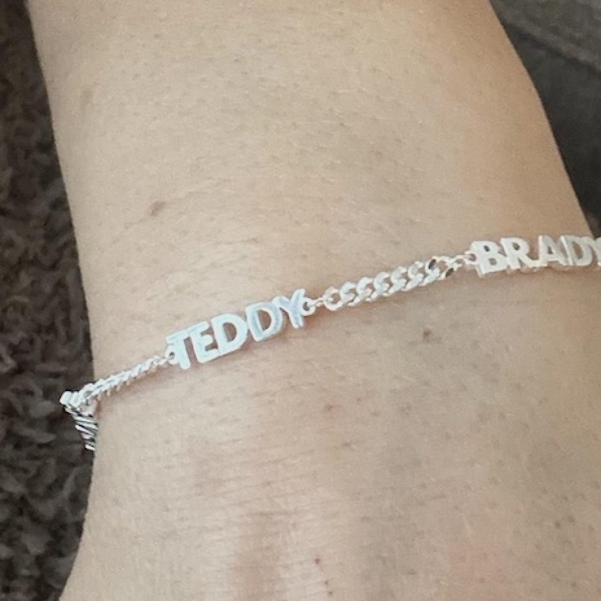 Customer photo review of Pulseira com Nome Personalizada