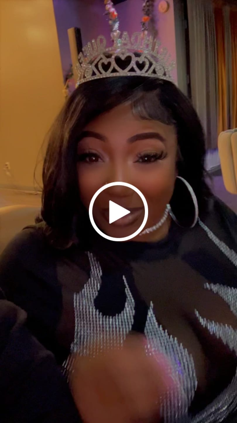 Customer video review of Sensationnel Glamora Glueless Pre-Styled 13x4 HD Lace Front Wig - GLAM UNIT 1