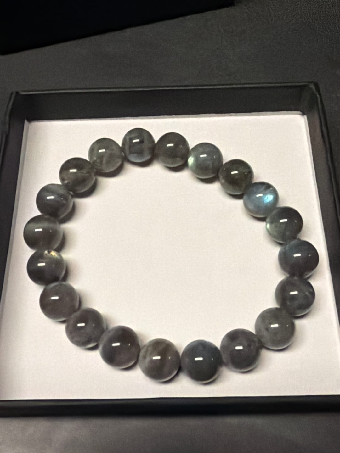 Customer photo review of Bracelet en Labradorite véritable 10mm AAA