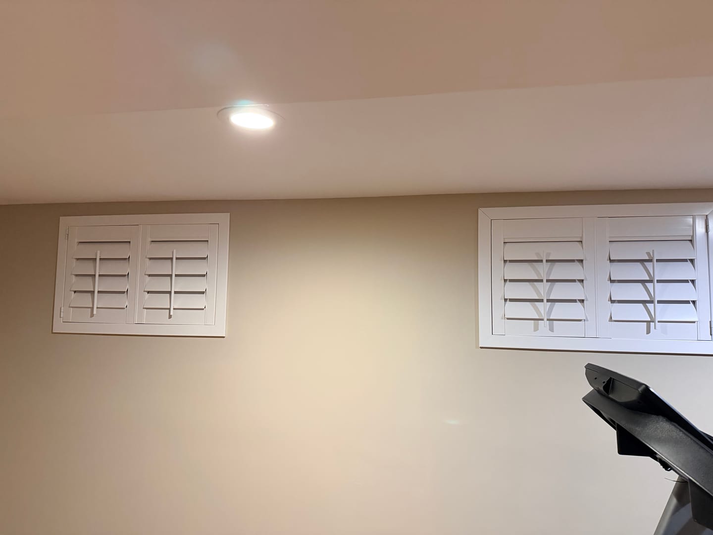 Customer photo review of Economy Polyresin Plantation Shutter