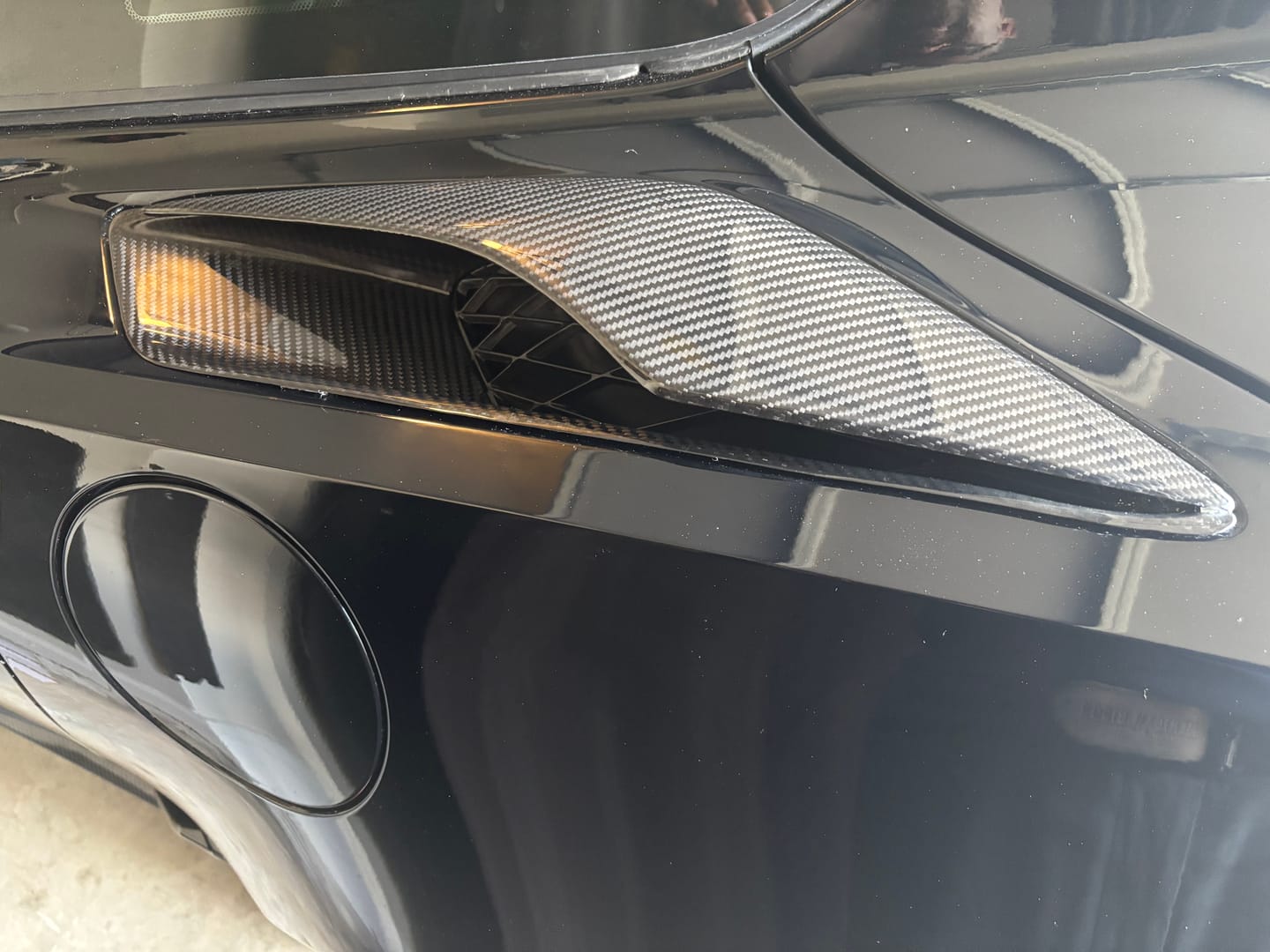 Customer photo review of Corvette C7 DRY CARBON FIBER Rear Quarter Intake Vents